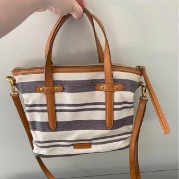 Fossil XL cross body - Picture 1 of 1